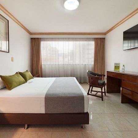 Ayenda 1235 Botero Hotel Medellin Ngoại thất bức ảnh