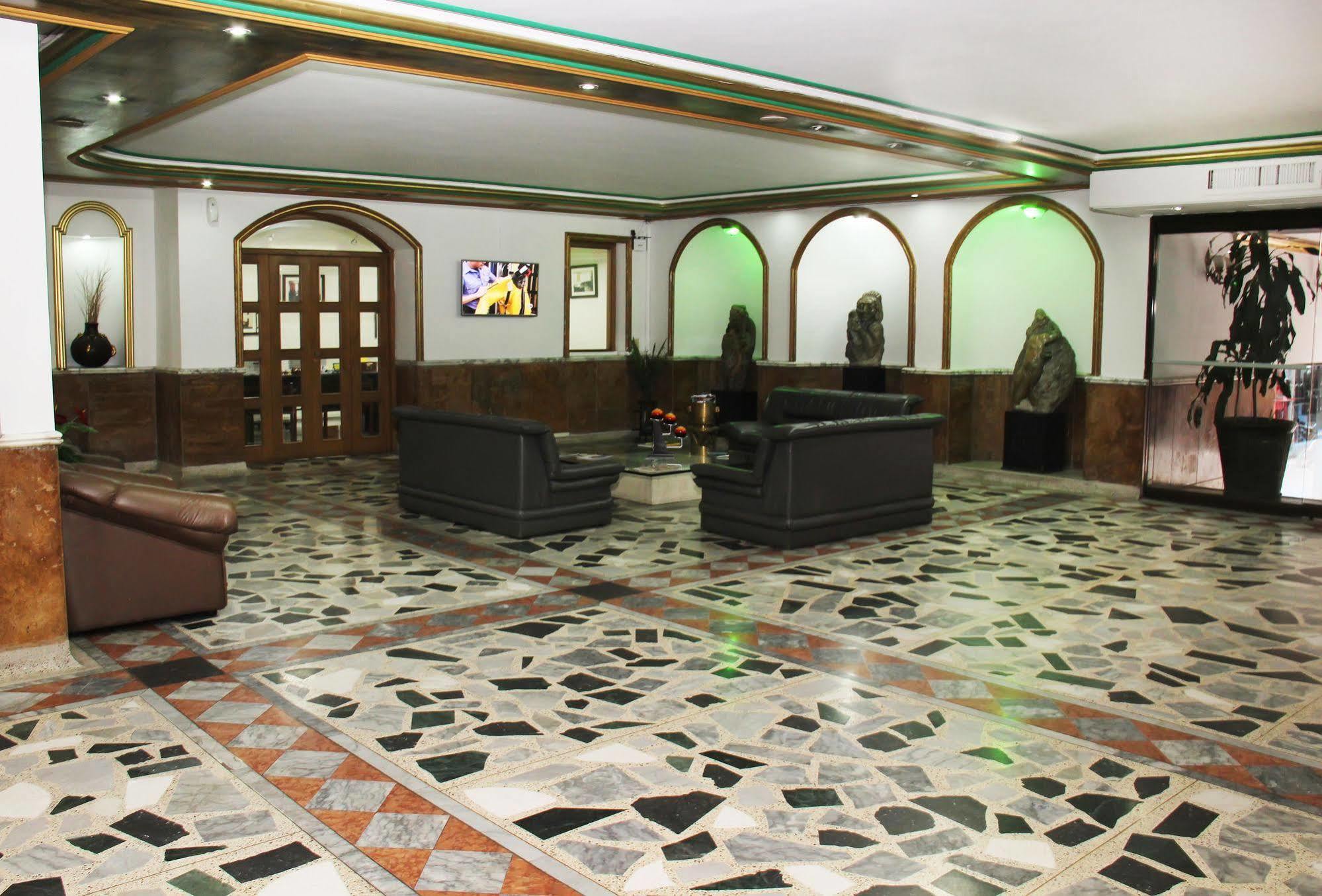 Ayenda 1235 Botero Hotel Medellin Ngoại thất bức ảnh