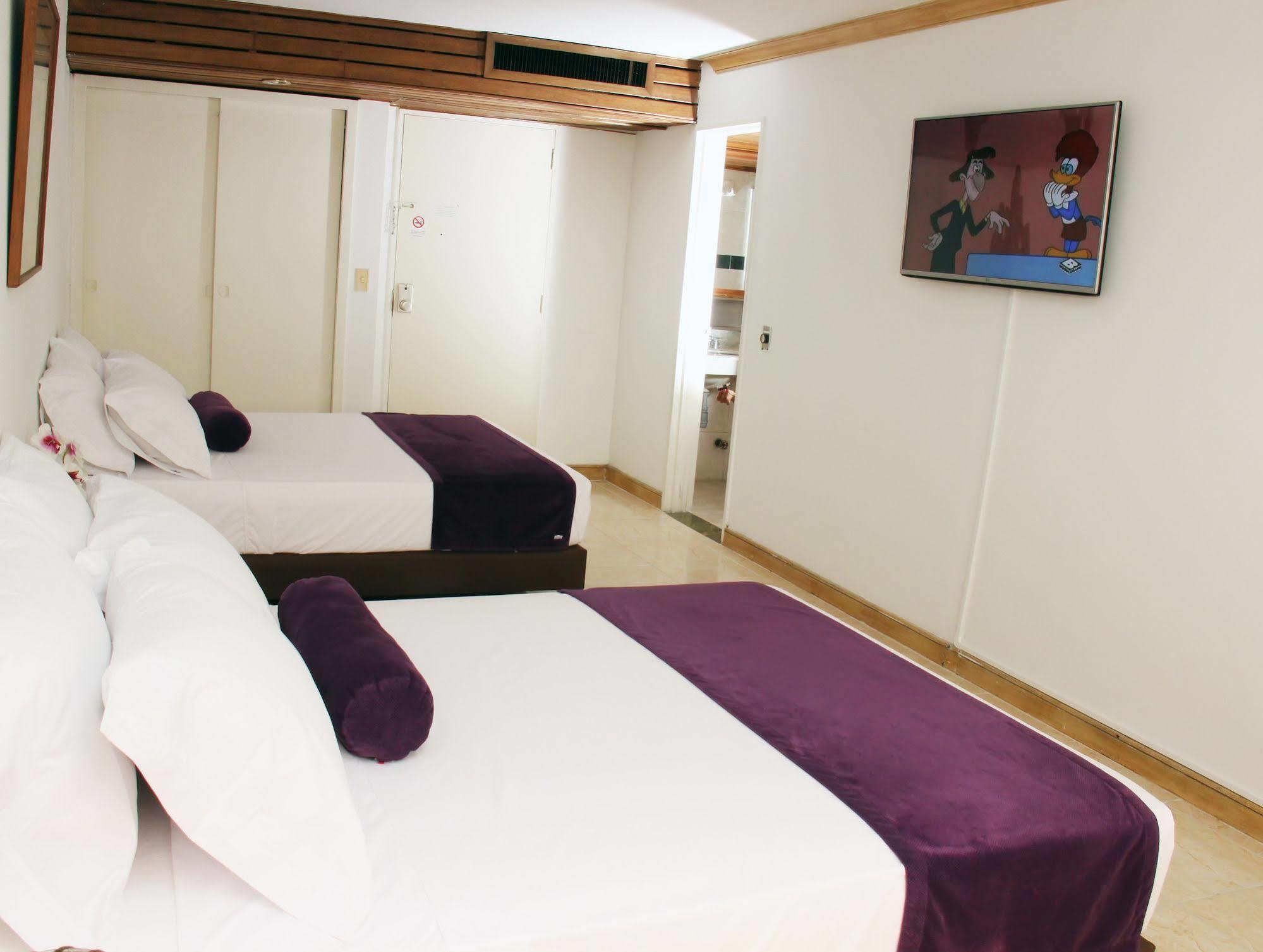 Ayenda 1235 Botero Hotel Medellin Ngoại thất bức ảnh