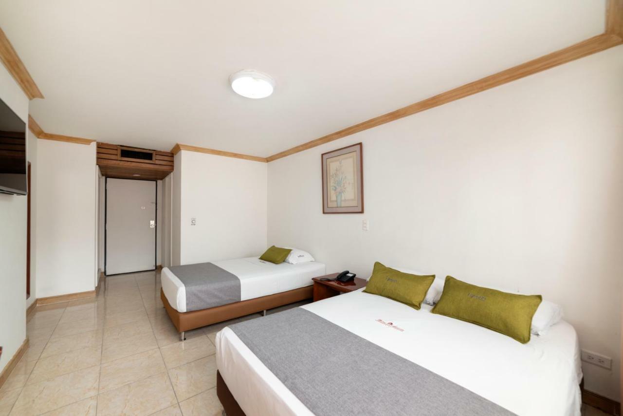 Ayenda 1235 Botero Hotel Medellin Ngoại thất bức ảnh