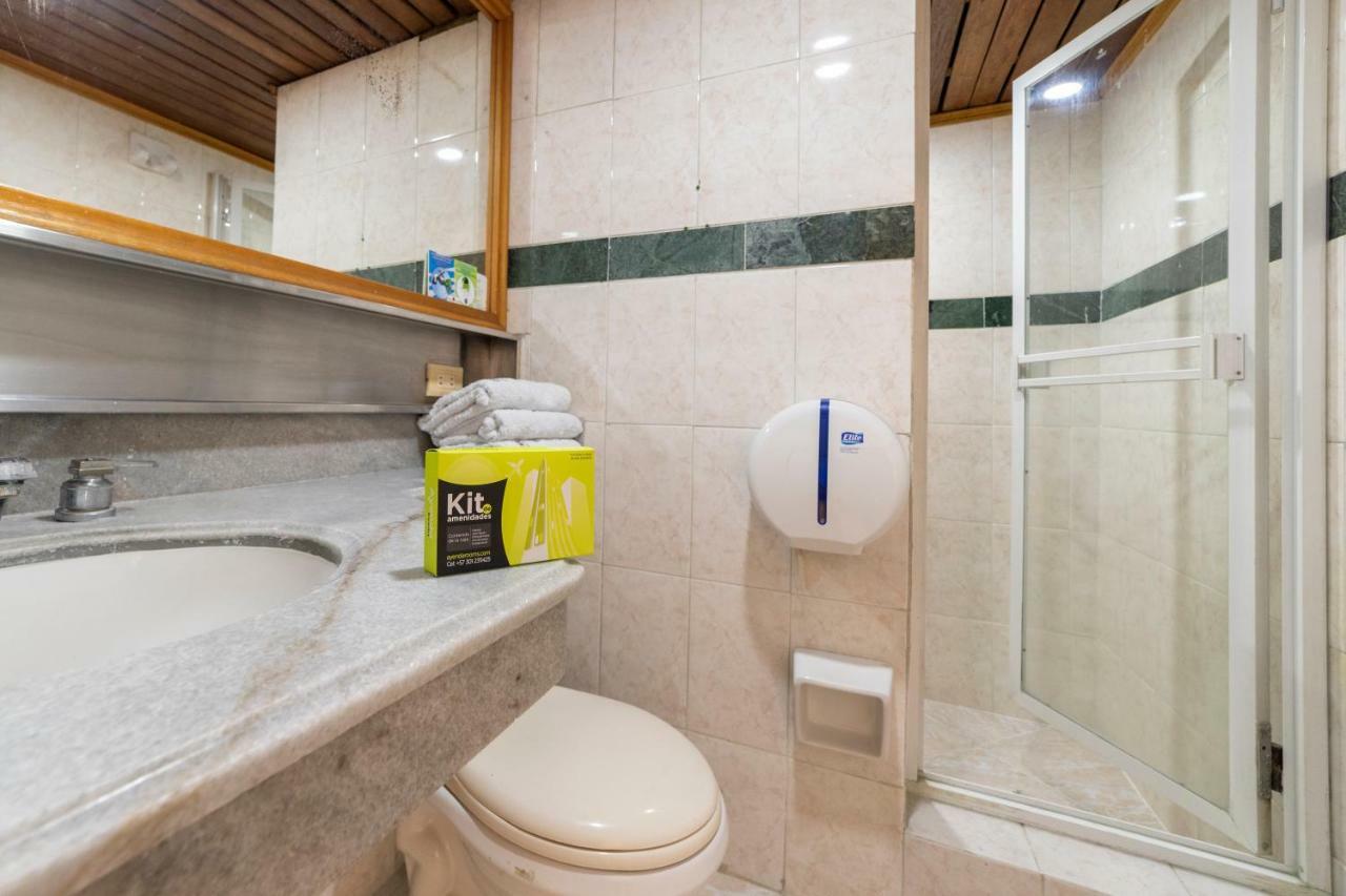 Ayenda 1235 Botero Hotel Medellin Ngoại thất bức ảnh