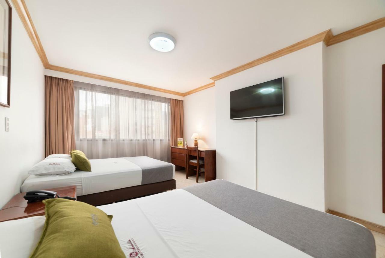 Ayenda 1235 Botero Hotel Medellin Ngoại thất bức ảnh